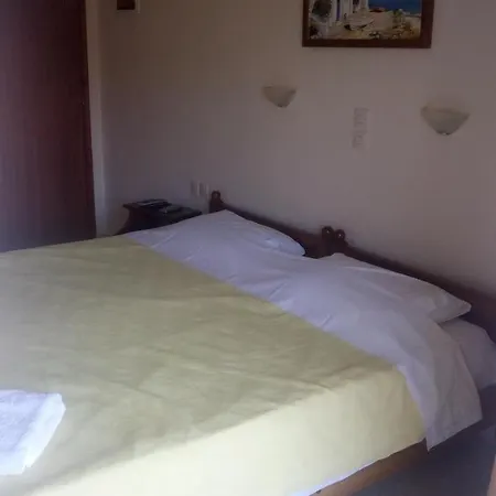 Pansion Chrisa Città di Skiathos