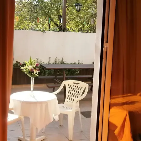 Vendégház Pansion Chrisa *